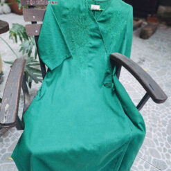 Váy linen dáng suông thêu hoa dã cúc
