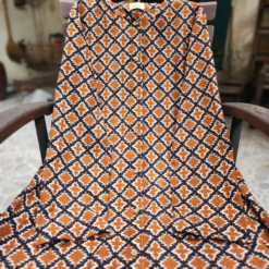 Áo nhung tăm dáng suông hoa vàng 4 cánh