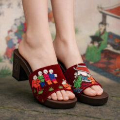 BST "Guốc mộc tái sinh nghệ thuật thêu tranh dân gian Tết cổ truyền"