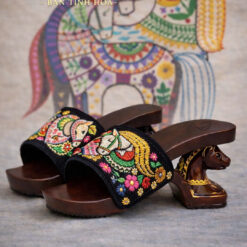 Guốc mộc Hồng mã an xuân - Bản tinh hoa