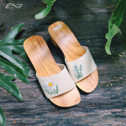 Guốc mộc Bản mệnh tháng 3 - Hoa thủy tiên